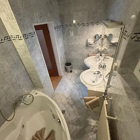 Parkhotel Maasberg Отель Бад-Зобернхайм